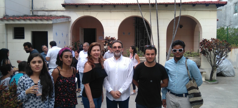 El Consulado de Colombia en La Habana conmemoró el Día Nacional de la Memoria y Solidaridad con las Víctimas del Conflicto Armado